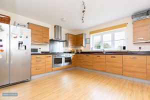 Kitchen/Breakfast Room- click for photo gallery